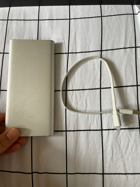 正品小米移动电源充电宝，小米移动电源2充电...
