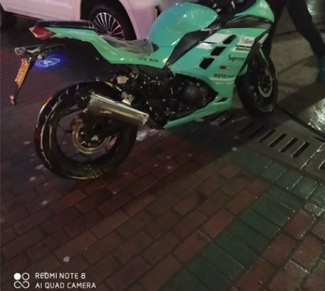 山洋摩托，宗申190发动机，仿赛川崎小忍者...
