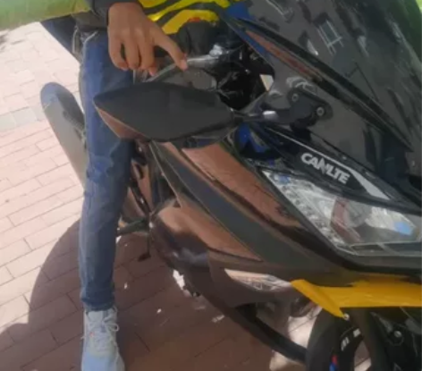 山洋摩托车，双缸，400cc排量 手续齐全...