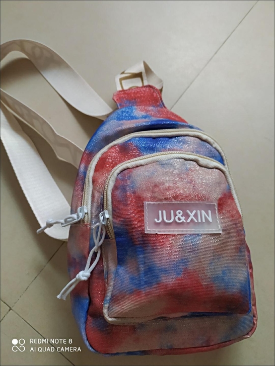 工厂倒闭！清货15一个包邮，小胸包！可爱卡...