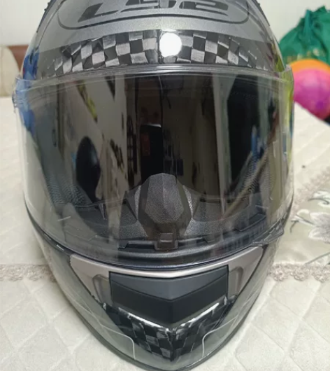 品牌：Ls2碳纤维全盔（单镜片） 材质：1...