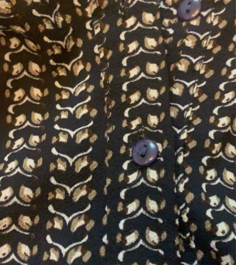 气质款长袖连衣裙，基本全新，只是试了一下，...