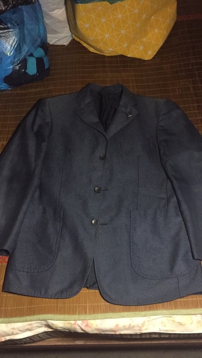 男士西装外套,几乎全新,颜色为鸽子灰黑色,...