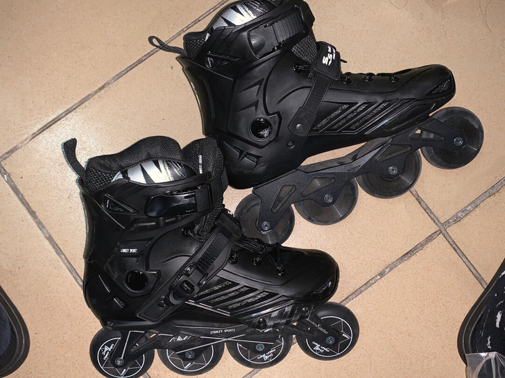 斯坦利黑色轮滑鞋自穿 40码，男女皆可