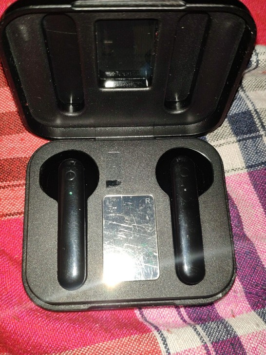 全新耳机一直在家放着没用现在便宜卖了