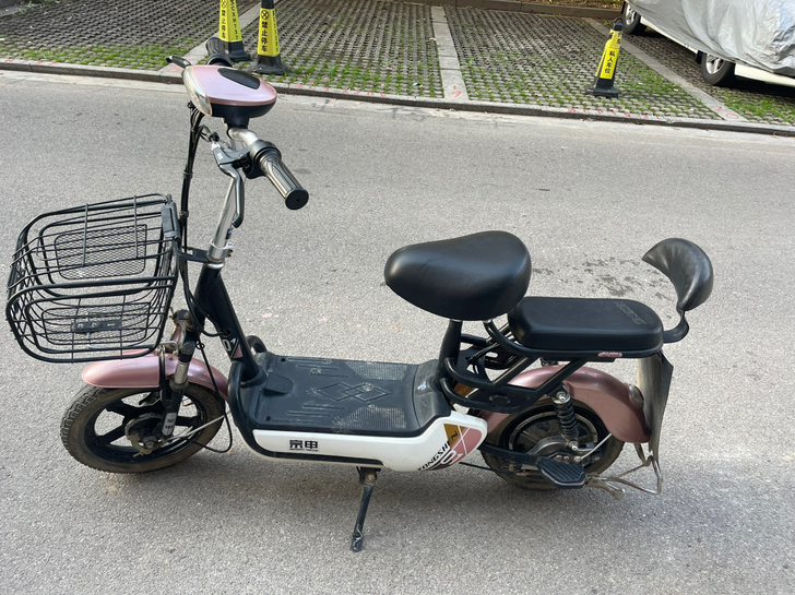 二手电动车，新换的电瓶，有日期，哪哪都是好...