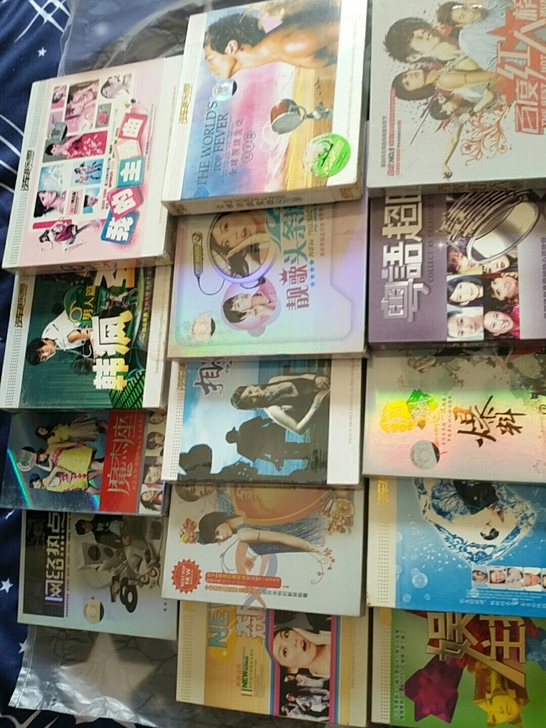 全新CD14盒 包含中. 英. 韩歌曲 每...