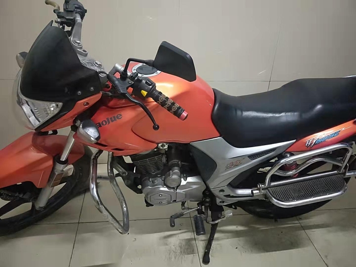 豪爵迪爽摩托车16年手续齐全4万多公里 过...
