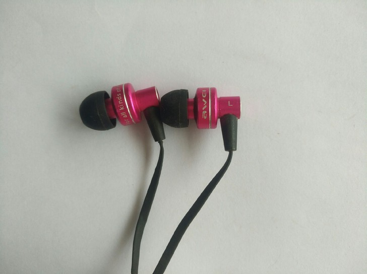 耳机入耳式有线