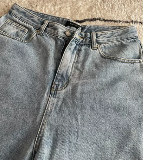 阔腿牛仔裤，M码，九成新，感兴趣的可以联系...