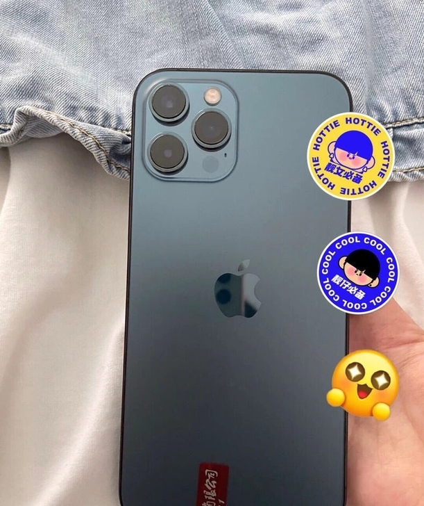 实拍苹果12proMax有面容 手机成色...