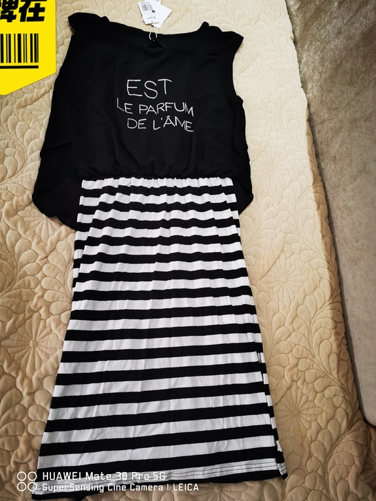 连衣裙（全新有吊牌）