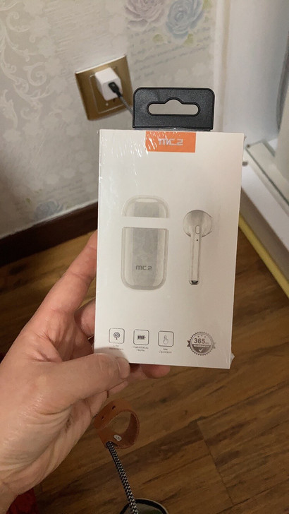 全新没有开封的单只蓝牙耳机