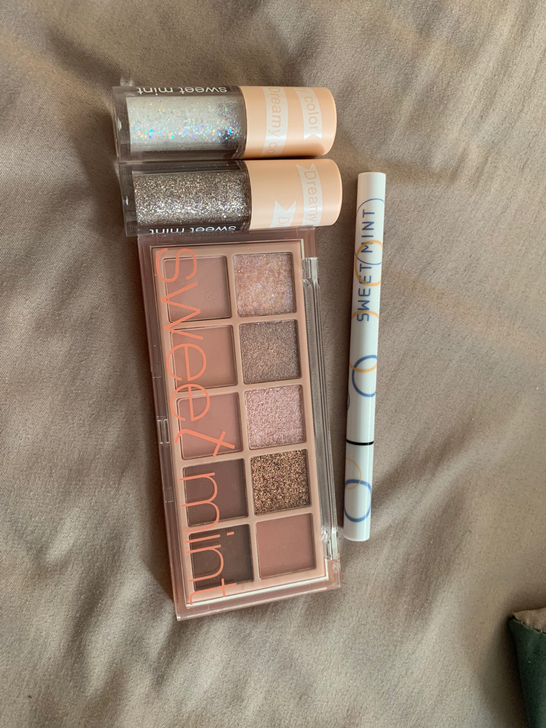 sweetmint眼影盘+眼线笔黑色+液体...