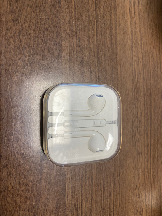 苹果耳机，全新未拆。