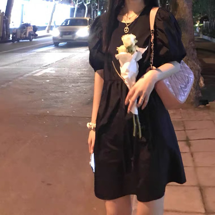 JMSHOP 现货 赫本风宽松裙子女收腰显...