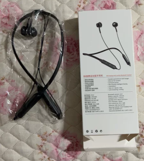 全新挂脖运动耳机，价格可议 感兴趣的话点“...