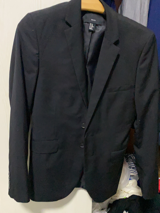 HM男士S款修身黑色西装，正品可验。