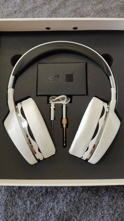 头戴式发烧级耳机