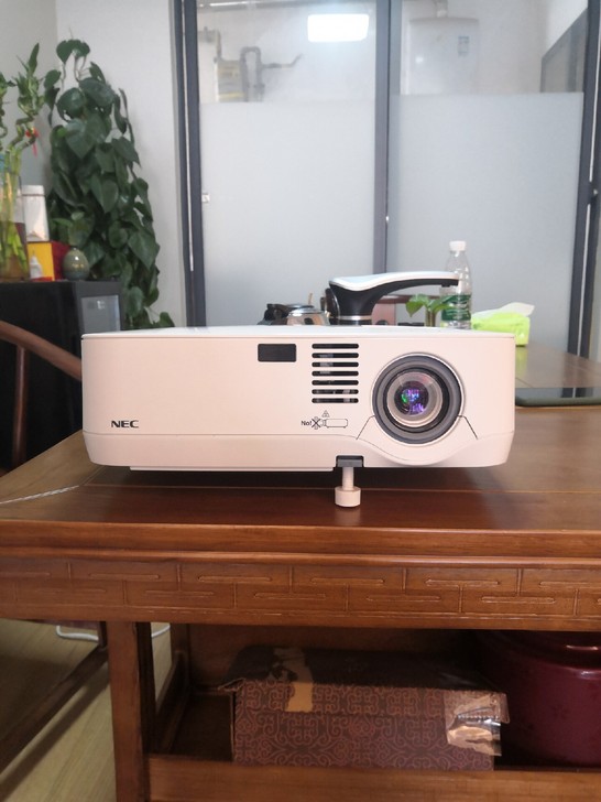 低价处理公司投影仪，日本NEC品牌，外观9...