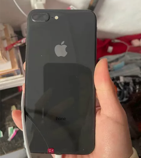 iPhone 8P游戏机 有黑色 金色 红...