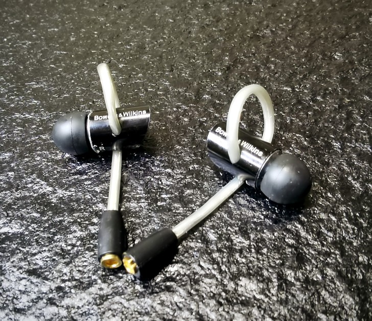 专业维修宝华C5耳机更换线材或者改造MMCX