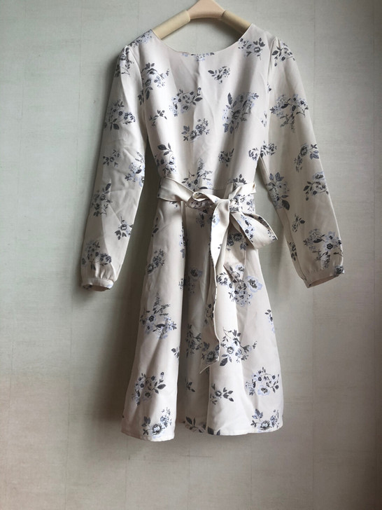 honeys碎花连衣裙，s码专柜购入，不退...