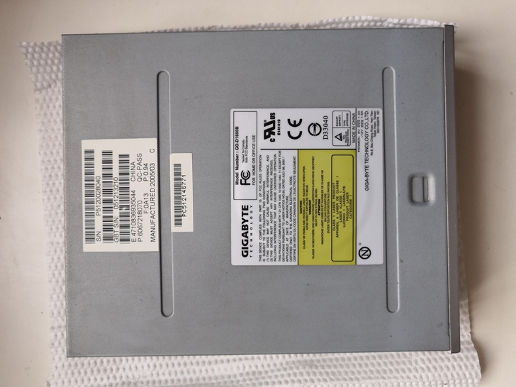 技嘉dvd，IDE接口，几乎全新。