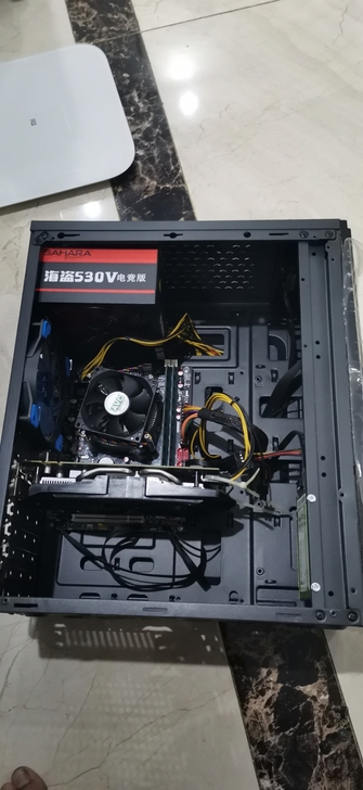 i7台式电脑+显示器24寸无边框，成色9成...