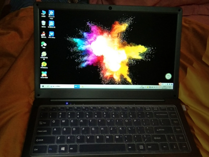 中柏笔记本电脑，刚买回来不久，大半个月，不...