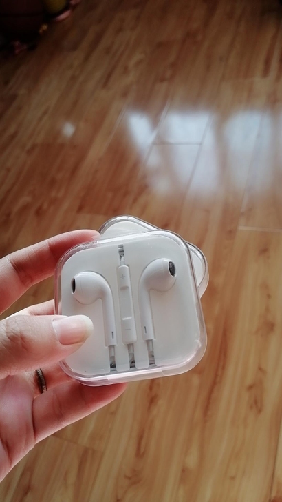 9.8元包邮。一个。全新耳机，适用oppo...