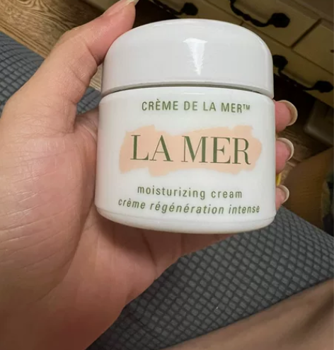 经典面霜，自己擦脸的不会用假货，懂的自己看...