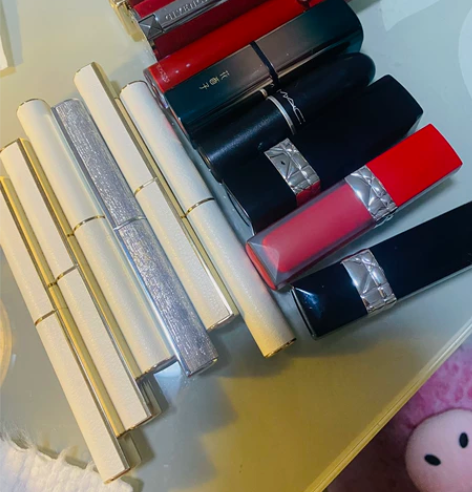 都是一心买回来又没怎么用上的口红，迪奥，圣...