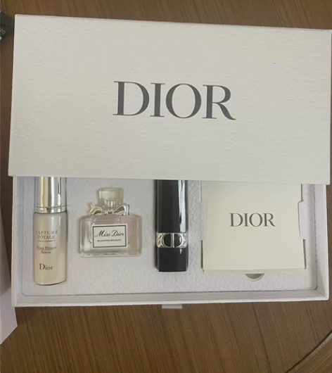 迪奥香水口红礼盒迪奥升级礼 全新的，仅一个...
