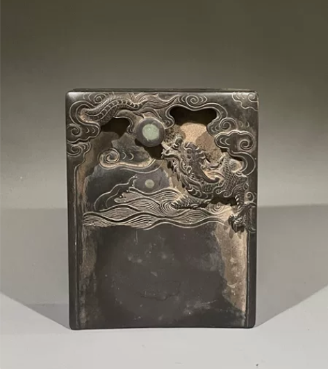 正宗飞龙戏珠端砚，精工雕刻，包浆老到，收藏...