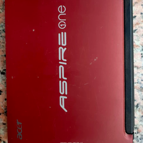 宏基小电脑，转轴处有点裂痕，但不影响使用，...