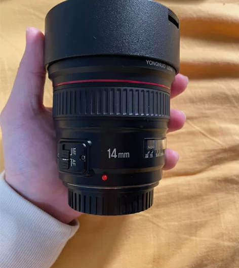 出一颗永诺14mm F2.8 佳能 EF卡...