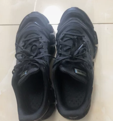 转闲置 儿童阿迪运动鞋 38码 适合37码...