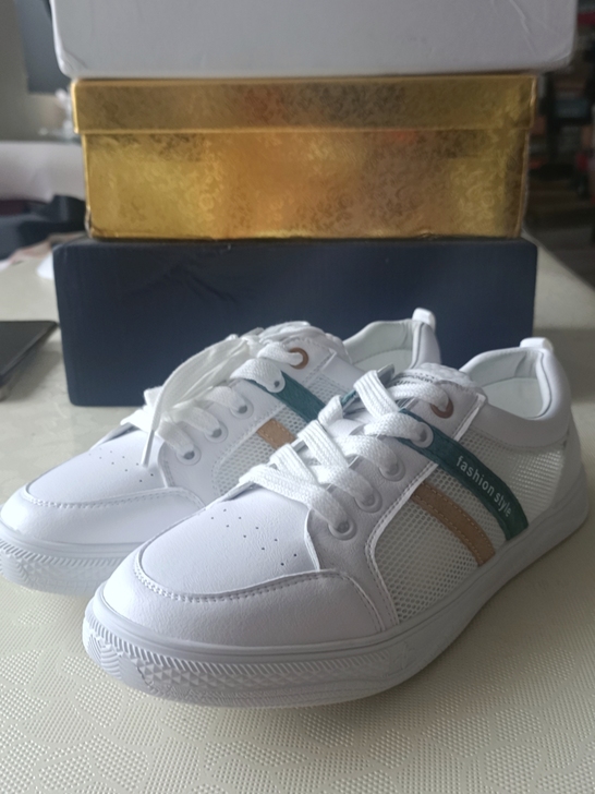 红蜻蜓女士休闲鞋小白鞋网面透气。38码24...