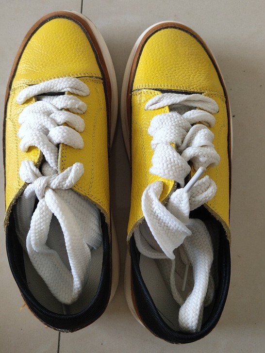 女孩休闲鞋，35码，没怎么穿，上脚舒服，穿...