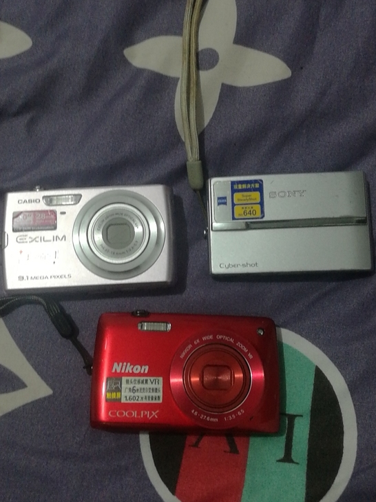 卡西欧索尼尼康,三款相机,看中哪个带图联系...