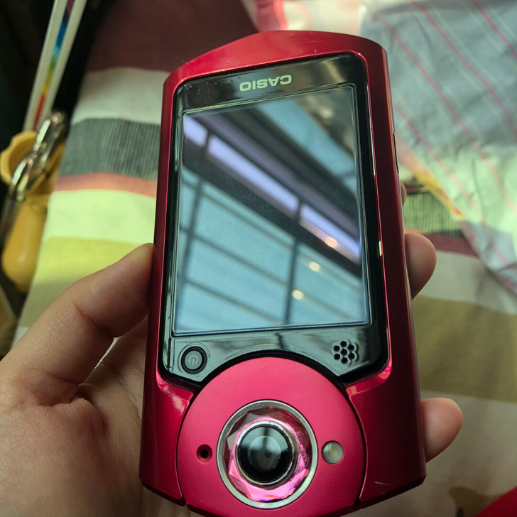 出卡西欧TR500美颜相机，充电线找不到了...