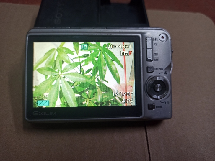 卡西欧EX-S880高清数码相机，整体成色...