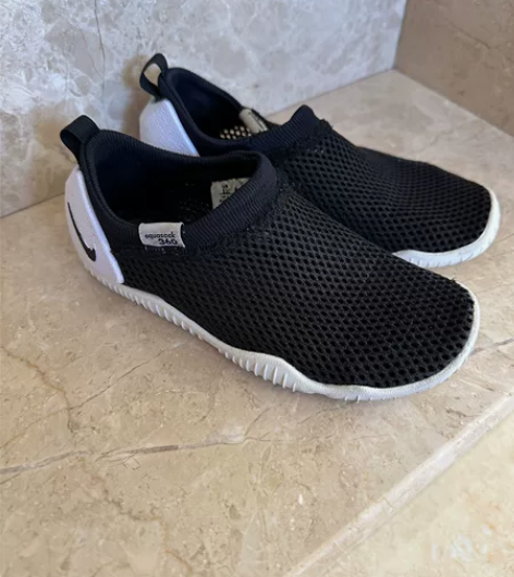 正品Nike运动透气网眼鞋 28码 内长1...