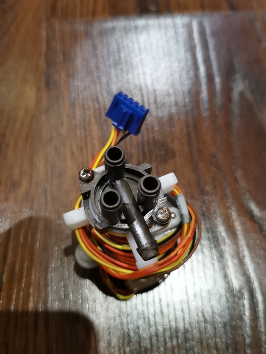 便洁宝智能马桶BWQ20用的大概叫多路水泵