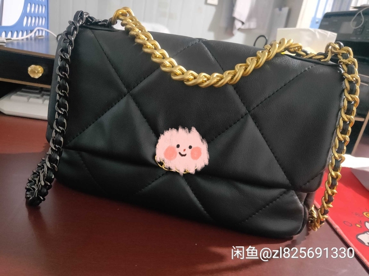 小羊皮包，前实体店300多买的，绝对是小羊...