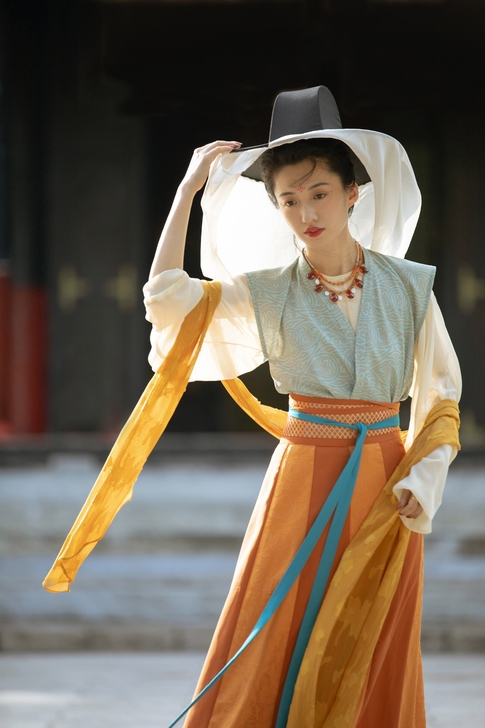 【汉服出租】乔织家乔织西域纪唐制风格赤金衫...