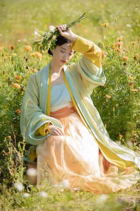 （出）乔织春醒 两件褙子 浅草绿褙子 嫩江...