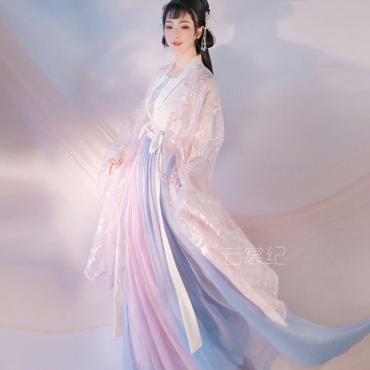 东月棠 民族装舞台装 汉服