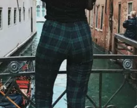 新款Brandy Melville海军蓝色...